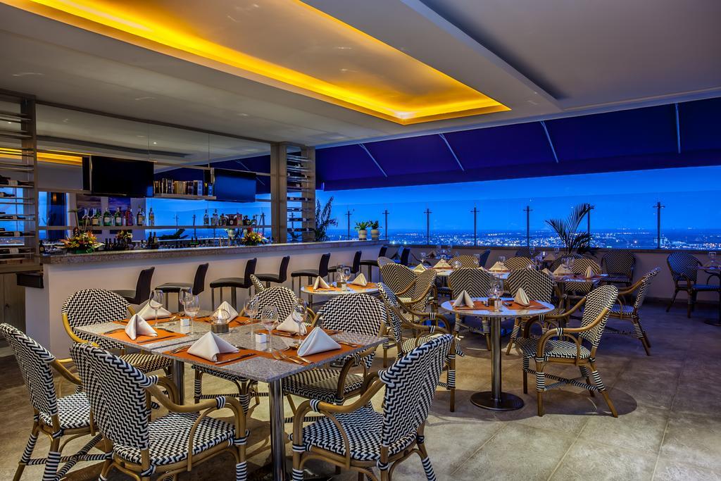 Ghl Hotel Grand Villavicencio Exterior photo Sky Bar